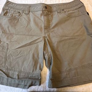 Men’s flat front shorts